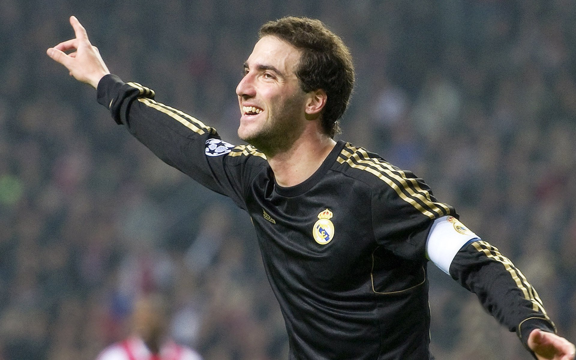 《电竞装备升级：最受欢迎的硬件选择指南》，电竞配件有哪些